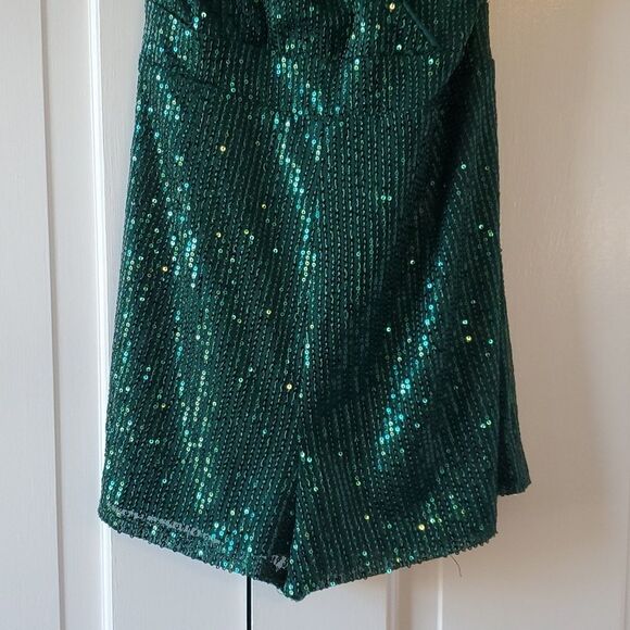 LULUS GREEN SEQUIN ROMPER HOLIDAY FESTIVE SEXY OPEN BACK SURPLICE SIZE MEDIUM - Picture 3 of 13